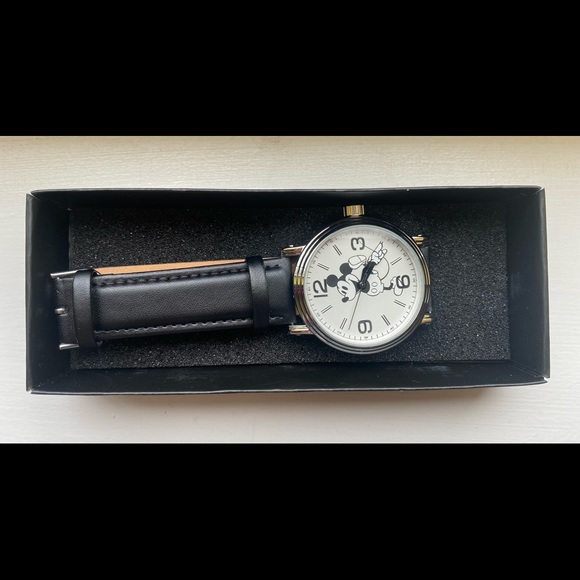 Mickey Mouse Watch - Picture 3 of 4
